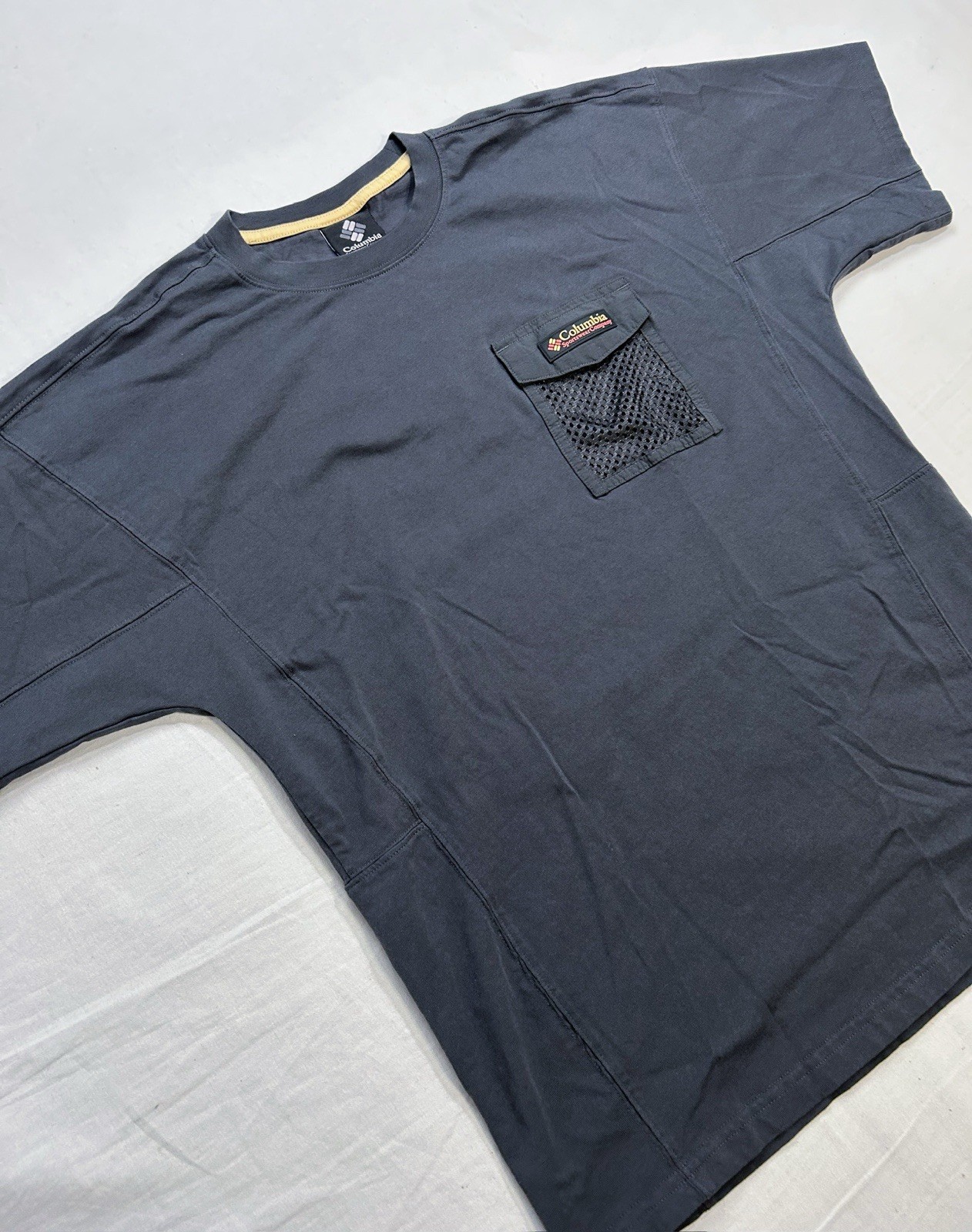 T shirt Nike Tech Style da uomo Columbia con tasca taglia M maglietta stile Arc'teryx tempo libero