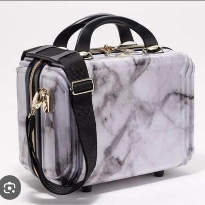 Elegant Marble Print Travel Bag with Black Straps