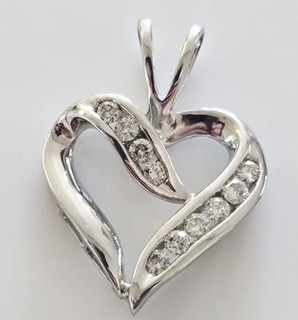 Estate EXCELLENT 10K White Gold 1/2 Carat HUGE Natural Diamond Heart Pendant