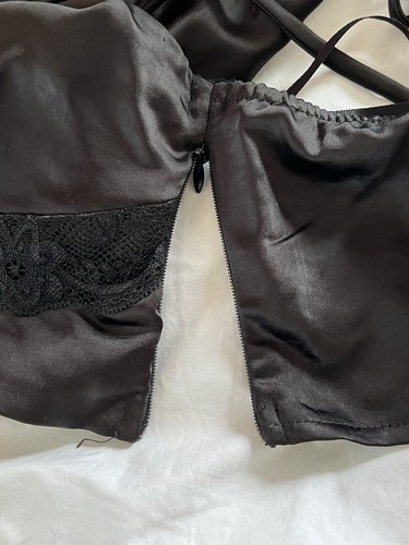 Princess Polly Women’s Size 6 Black Crop Halter Top Adjust Straps Zipper Lace - Picture 7 of 7