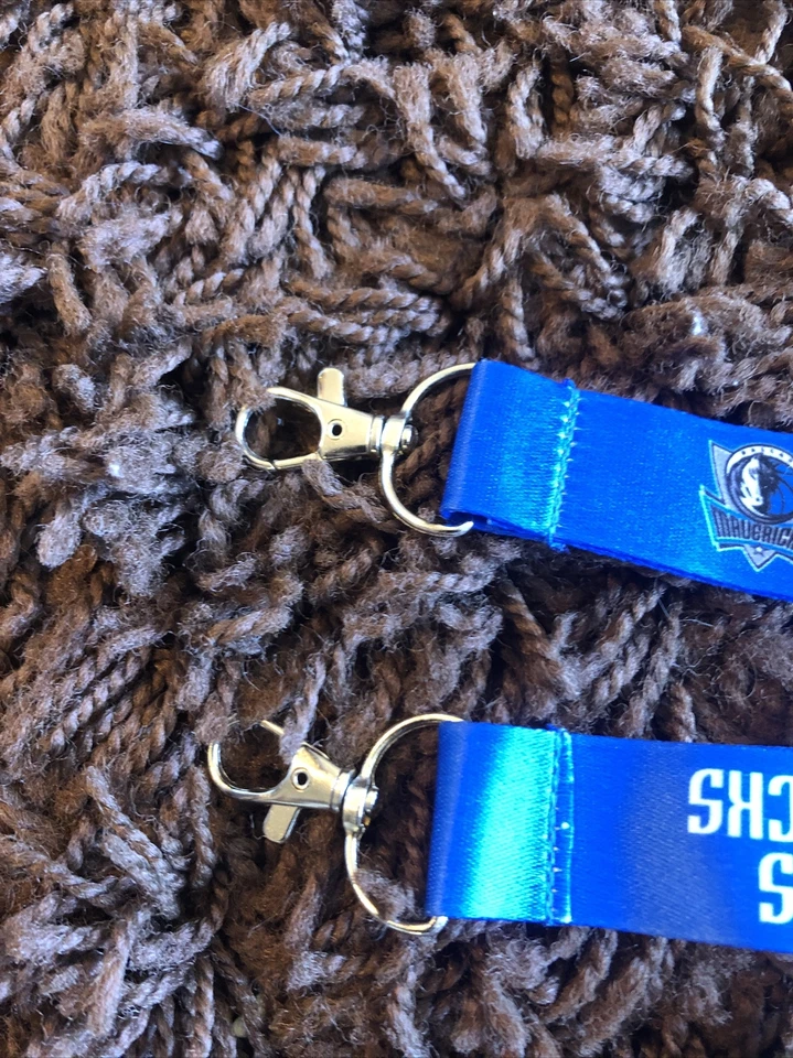 2 nuevos llaveros con cordón color del equipo Dallas Mavericks Foto 2 de 2