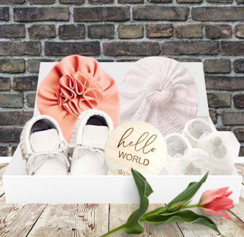 New baby accessory gift box - 5 piece set PEACHES - Picture 2 of 3