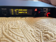 Sennheiser Em 3732ii- Wireless Microphone - Receiver W/2 Handhelds Skm5200