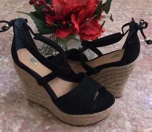 Nueva UGG Mujer Negro De Cuero De Gamuza Alpargatas De Cuña Sandalias  Tamaño W5.5 MSRP $140 | eBay