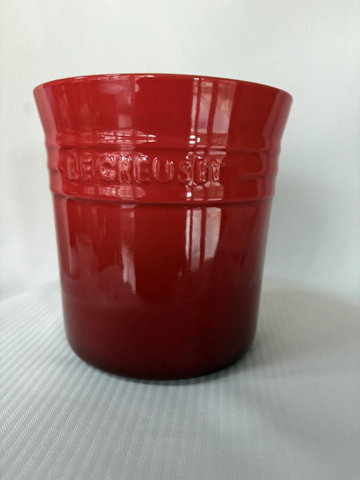 Le Creuset 2.5 Qt Canister-Cerise WITHOUT Lid￼
