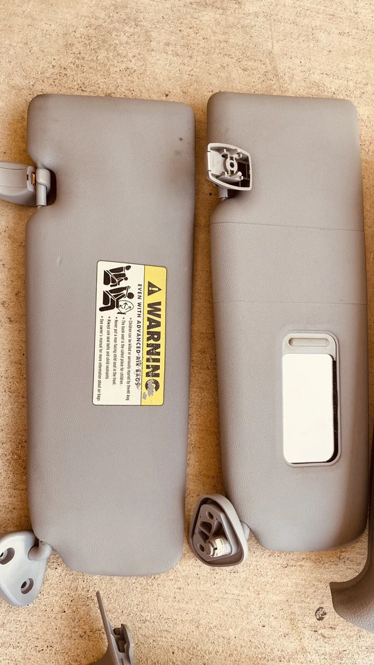 08-13 BMW 128I 135i 135is E82 PILARES GRISES MOLDURA PARASOLES Foto 4 de 4