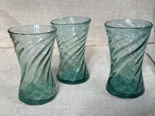 Vintage Green Ripple Swirl Decanter And Liquor Glasses Hand Blown Glass READ - Picture 2 of 12