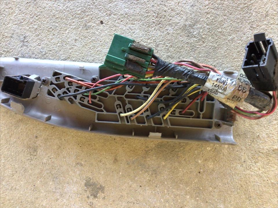 Interruptor de ventana Mercury Grand Marquis 1998-2002 puerta lateral del conductor principal 2000 H17 Foto 2 de 2