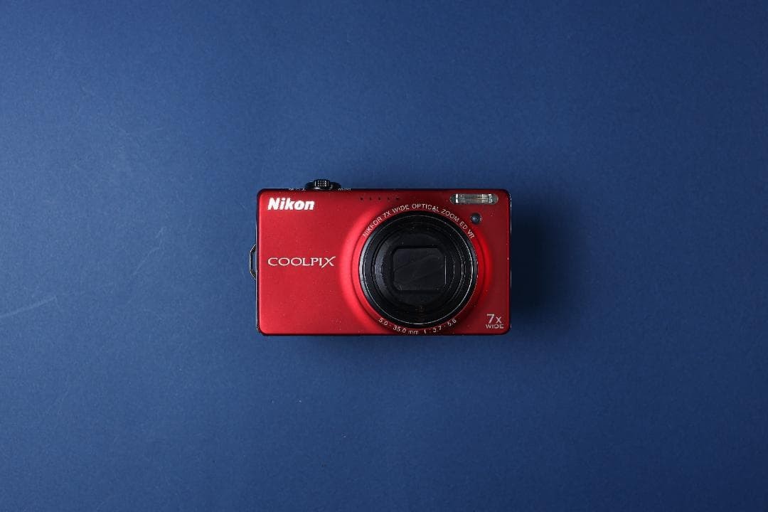 動作確認済Nikon COOLPIX S6000 箱、説明書、充電器、専用ケース Nikon COOLPIX S6000 Compact Digital Camera with Accessories Good