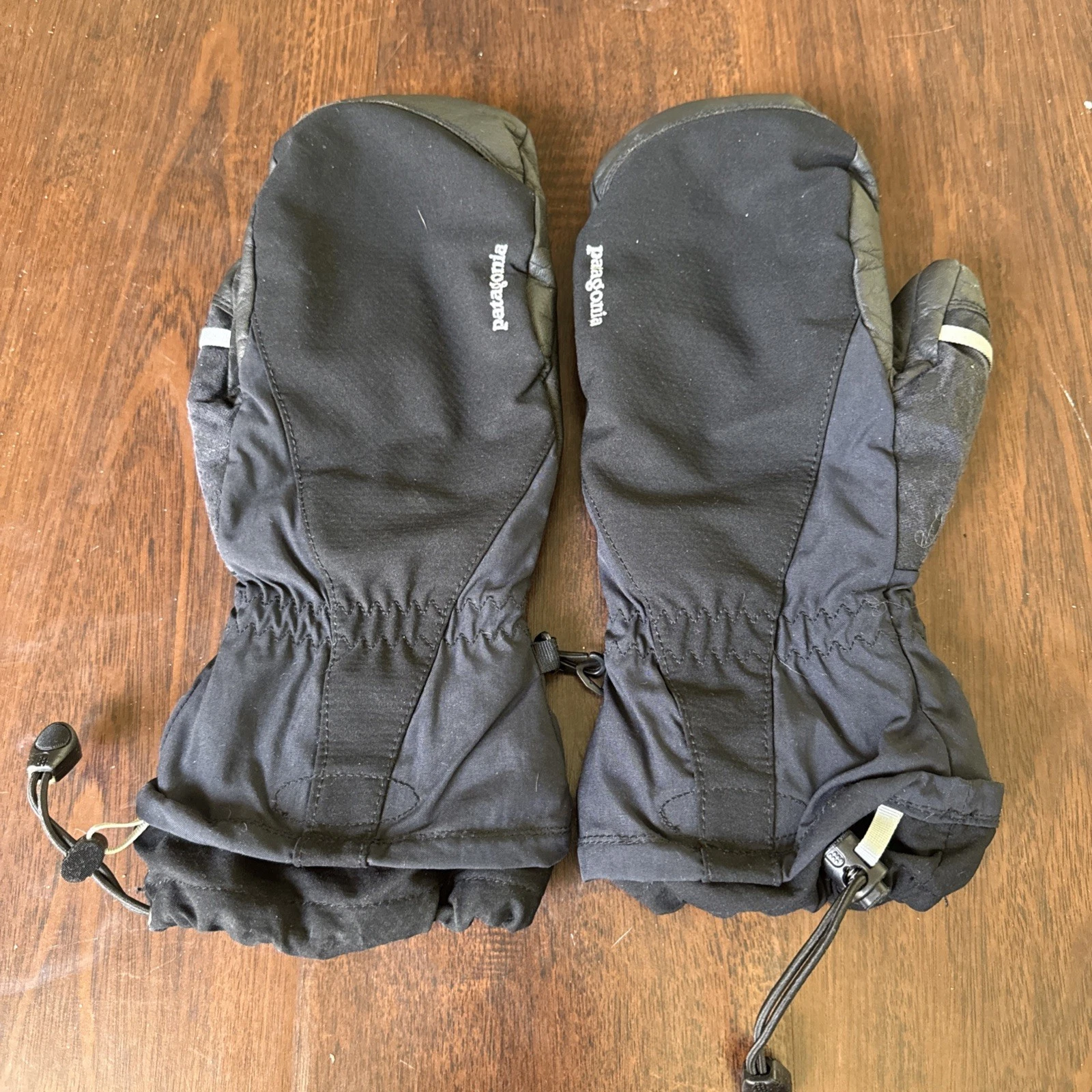 Patagonia Women's Mitts **Size L** Black