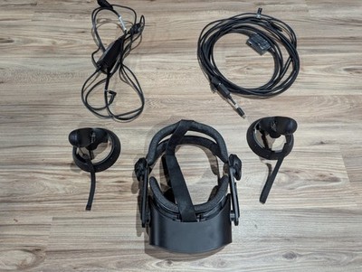 HP Reverb G2 V2 Wired VR Headset -V2 MODEL - 2k/90hz Used and working