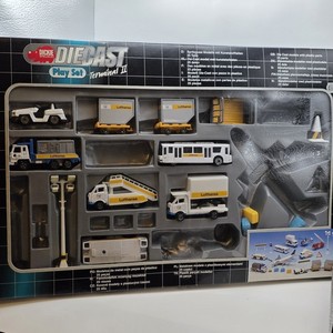 Dickie Diecast Lufthansa Aircraft Model & Airport Vehicle Play Set