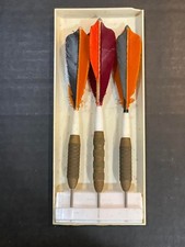 SET OF VINTAGE UNICORN BRASS DARROW FEATHER DARTS 201