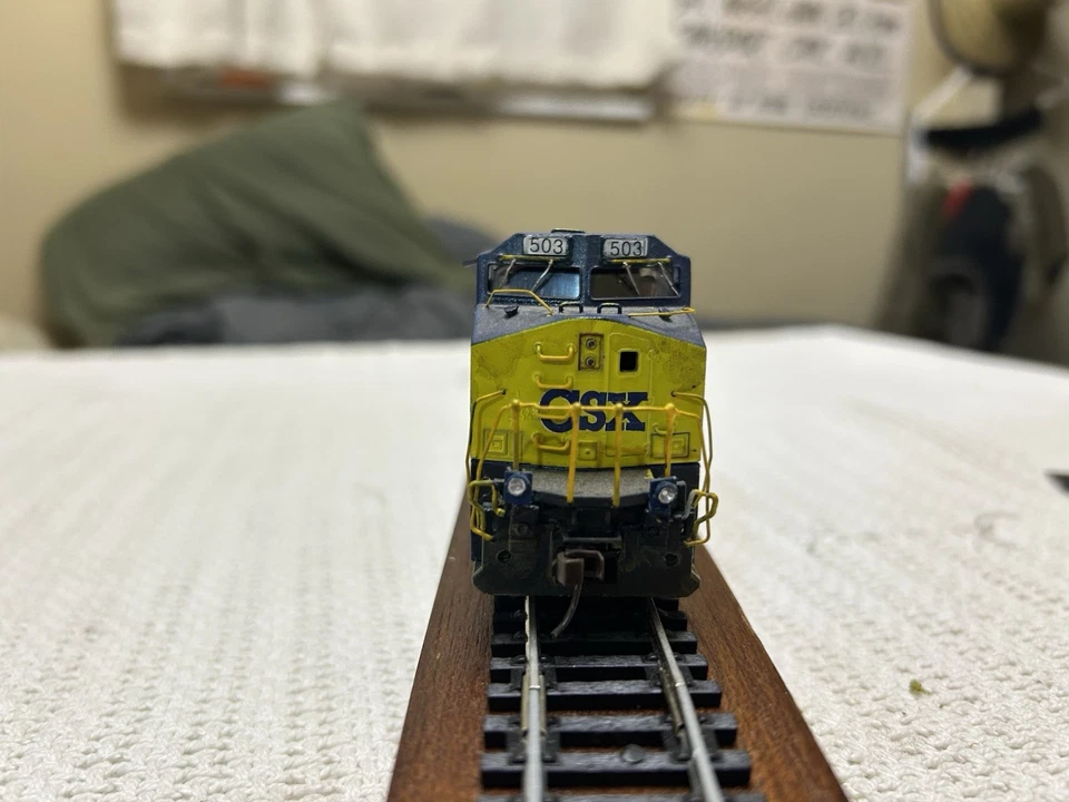HO Bachmann Spectrum CSX #503 ES44AC Diesel Locomotive - (AS IS) - Image 2 of 4