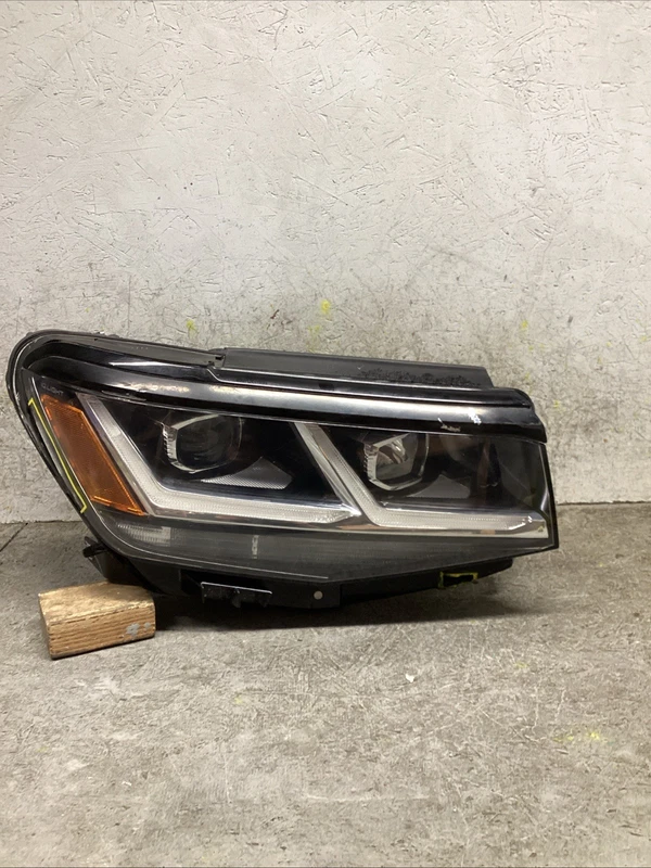 2020-2023 Volkswagen Atlas CROSS SPORT RIGHT RH PASSENGER SIDE HEADLIGHT