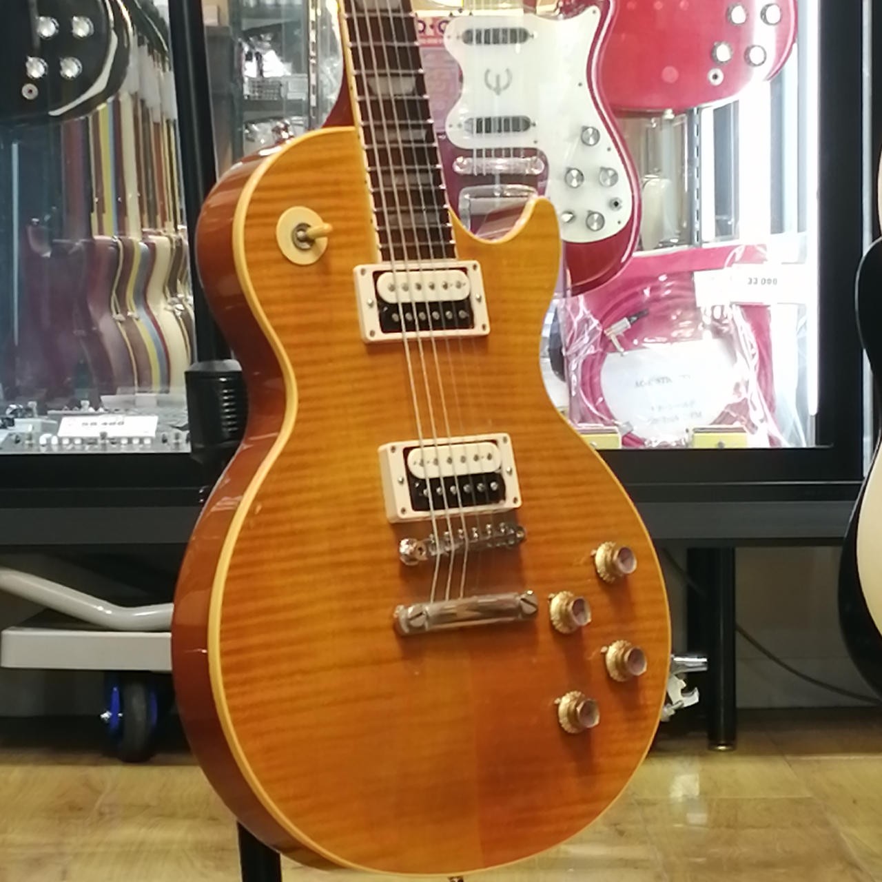GIBSON Les Paul Classic Plus Electric Guitar