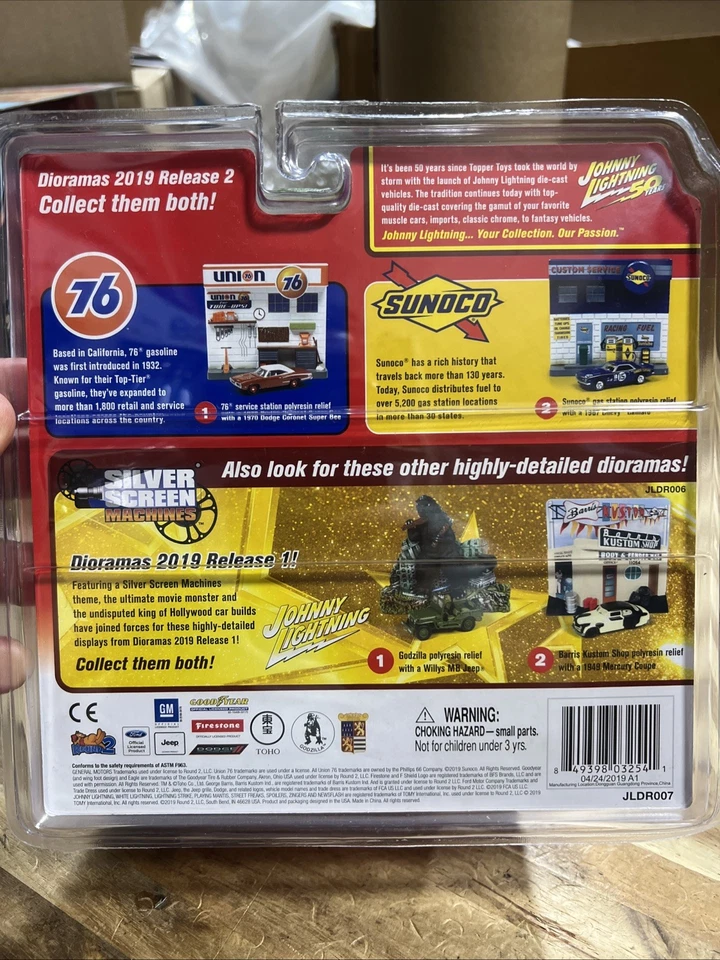 Chevrolet 1967 y "Sunoco" diorama exterior 1/64 Johnny Lightning JLDR007-Sunoco Foto 2 de 2