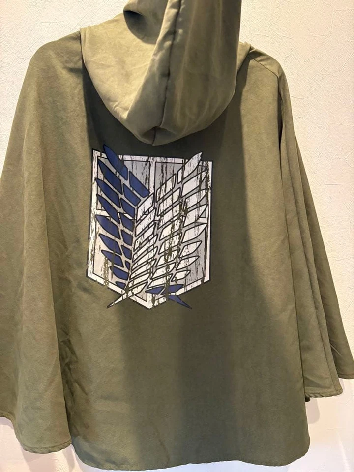 Attack on Titan USJ Hoodie Cape Olive Green Emblem Used - Image 3 of 4