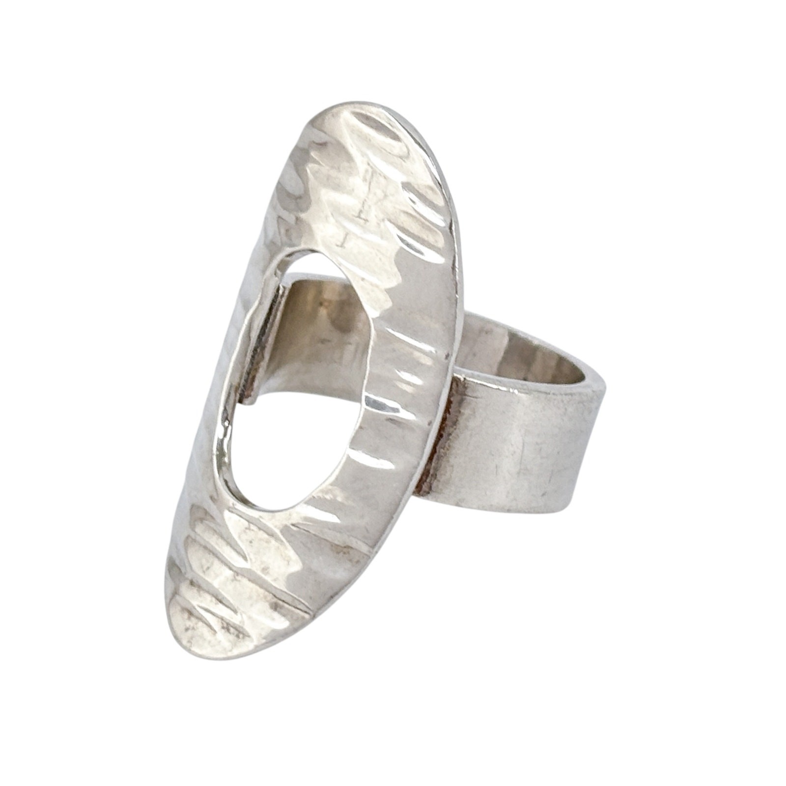 Hammered Oval Disk Statement Ring | Vintage Sterl… - image 5