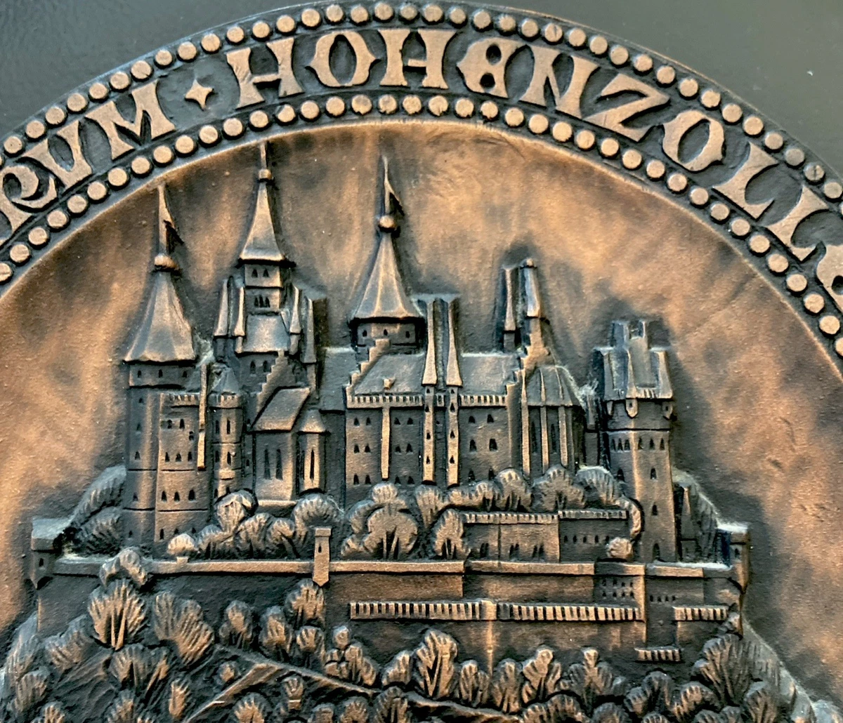 Bronze Platte - Wandteller - Burg Hohenzollern - signiert/ Monogrammiert