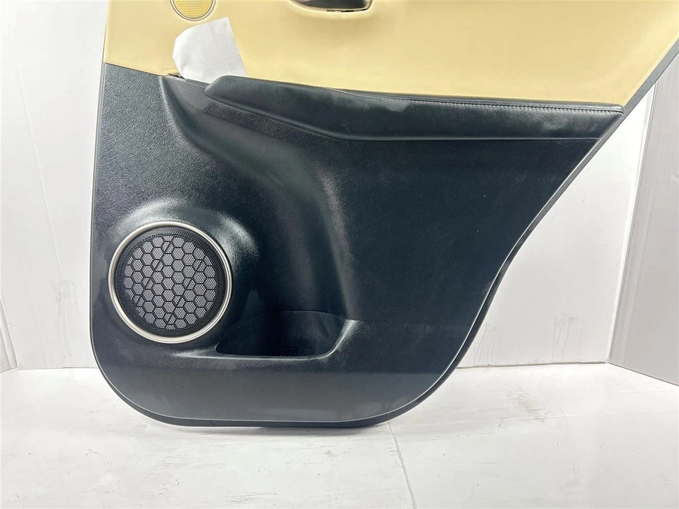 Lexus NX300 2019 pasajero puerta trasera panel moldura negro/beige usado OEM Foto 2 de 4