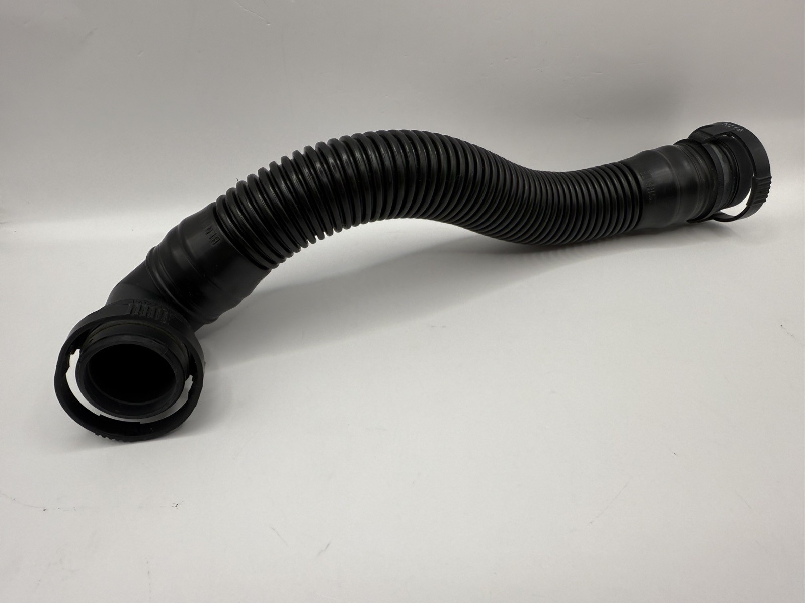2016-2020 Bentley Bentayga Secondary Air Injection Pump Hose Connecting Tube