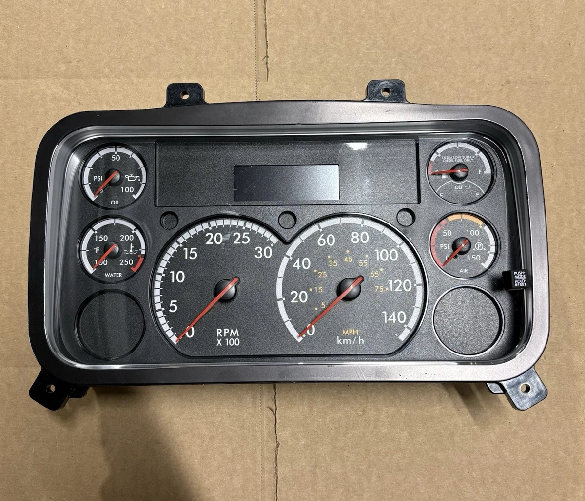 Freightliner VDO A3C0536310096 Gauge Cluster 2.2 photo 1