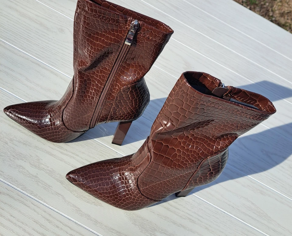 ¡Botas para mujer Boohoo marrón media pantorrilla talla 5! Cocodrilo sintético 🐊 Bloque cuadrado 4 pulgadas tacones Foto 2 de 4