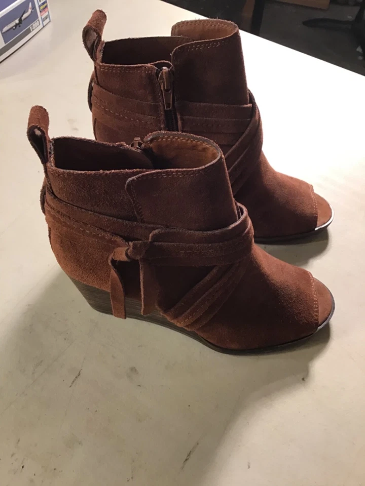 Lucky Brand Udom Rusty Brown Casual Wedge Ankle Boot Womens Size 6M in EUC - Image 2 of 4
