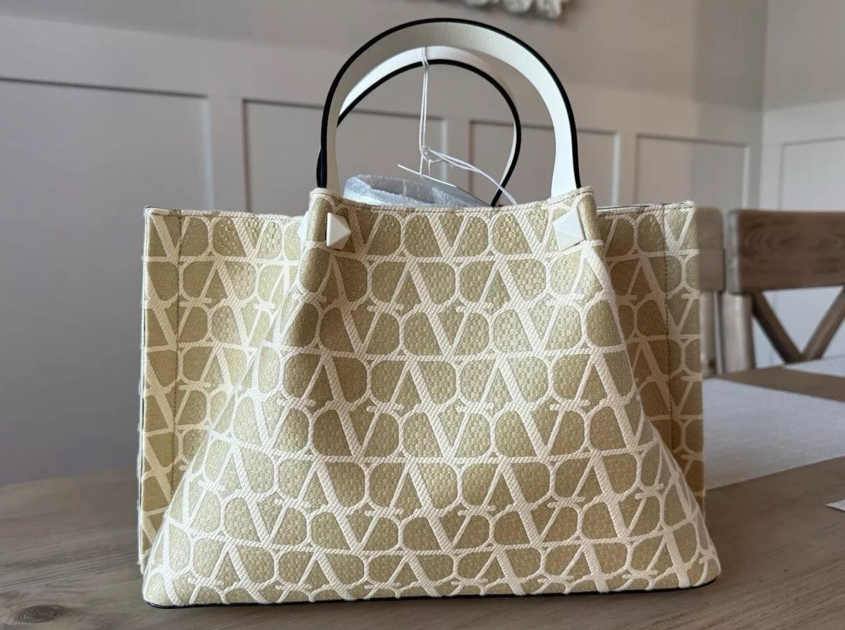 Valentino Garavani VLogo Signature Iconographe Raffia Medium