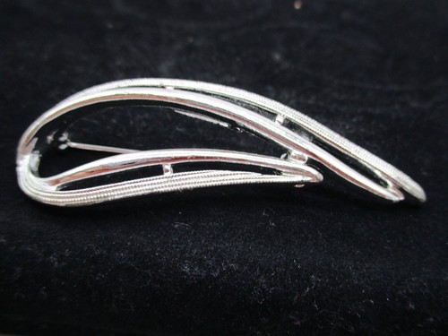 Vintage Sarah Coventry Signed Silver Tone Brooch Pin - Picture 2 of 9