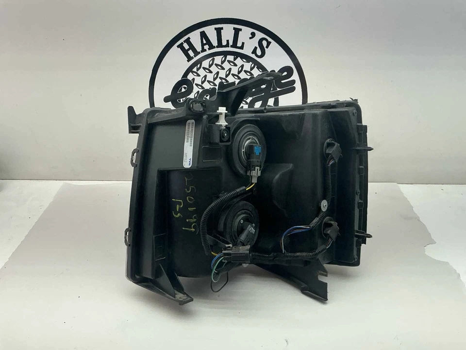 Headlamp Assembly CHEVY SILVERADO 3500 Right 07 08 09 10 11 12 13 14 Foto 2 de 4