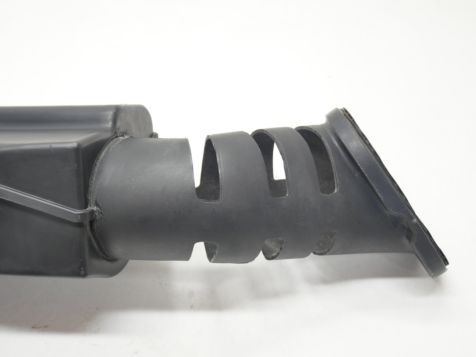 2001 Ferrari 360 Spider Rear Engine Air Intake Tube Duct Resonator Conveyor OEM