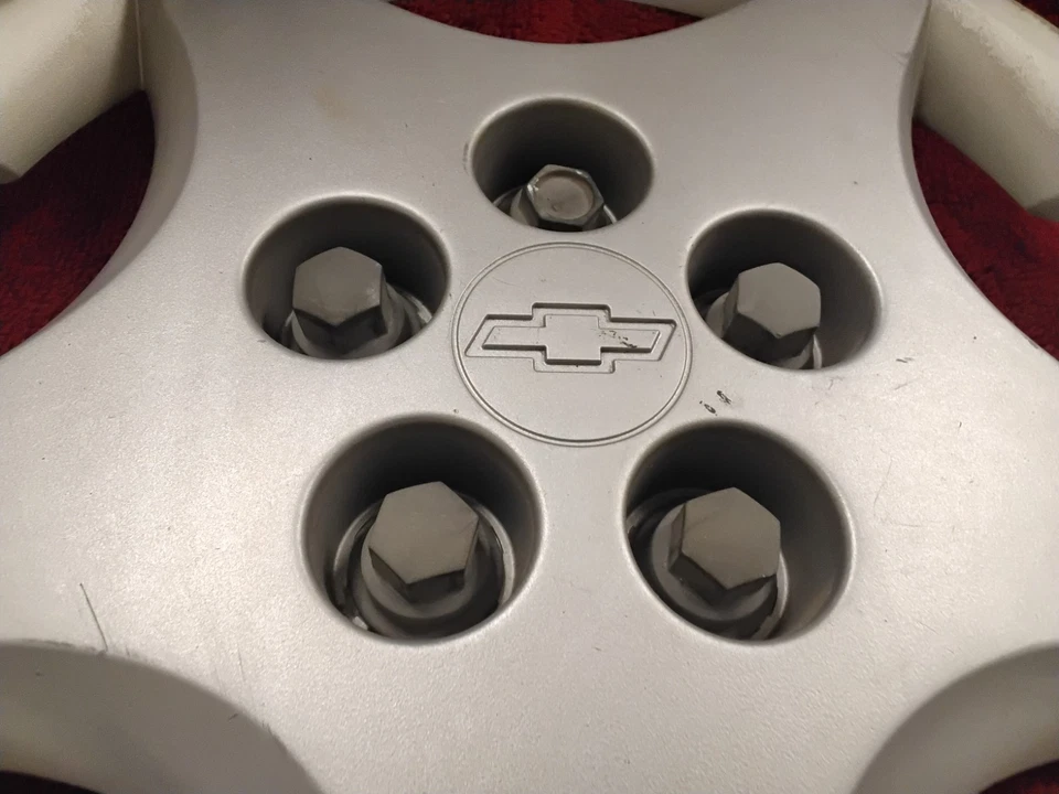 雪佛兰骑士:2000 年、2001 年、2002 年、2003 年、2004 年、2005 年、14 英寸原始设备制造商轮毂盖,#2707 — 第 4/4 张图片