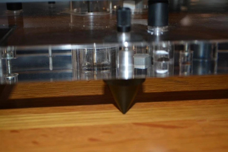 (US Duty Free) Pro‑JECT Perspective Turntable 33 rpm,60 Hz Compatible Motor - Image 4 of 4