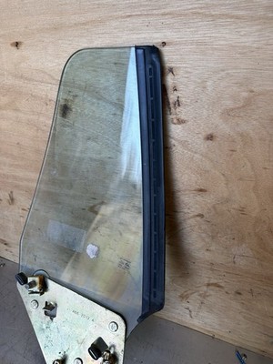 92-94 Nissan 240sx S13 Vert LEFT Rear Window Glass Convertible
