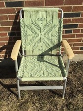 VINTAGE BOHO MACRAME WOVEN FOLDING LAWN PATIO CHAIR ALUMINUM SEAFOAM GREEN BEAUT