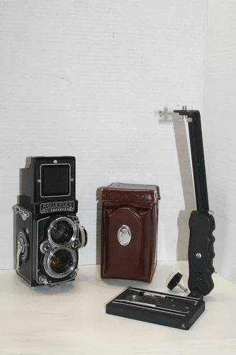 Rolleiflex DBP DBGM TLR Camera w/Carl ZEISS Planar 80mm 2.8 Lens & Flash Bracket