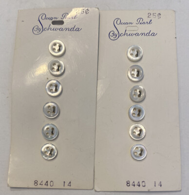 12 VINTAGE MOTHER OF PEARL SHELL BUTTONS OCEAN PEARL SCHWANDA ON CARD (14)