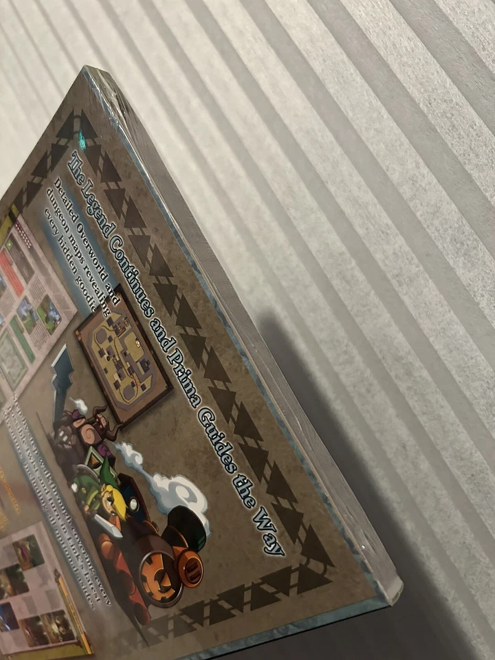 Legend of Zelda Spirit Tracks Prima Strategy Guide Premiere Edition + Map *NEW* - Image 3 of 3