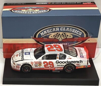 未使用 Kevin Harvick ダイキャストカー 1:24 01.looney__