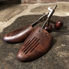 Vintage 1950s REGAL Wooden Adjustable Shoe Stretchers Decorative 8C Antique Tree