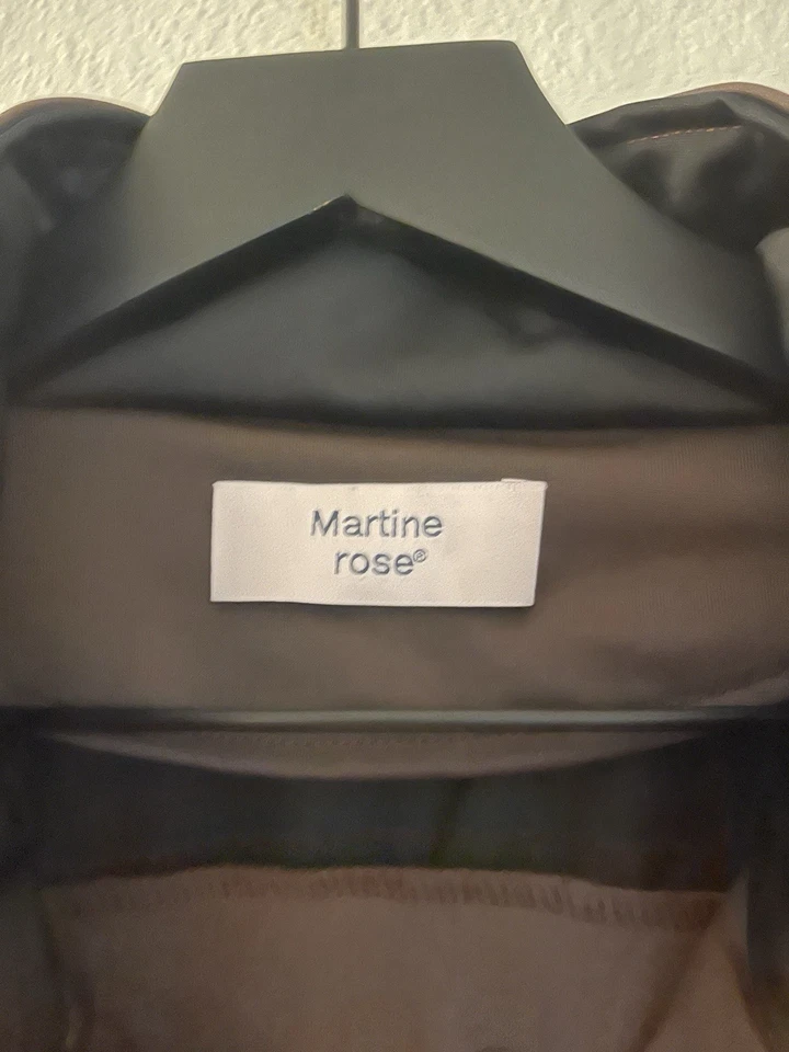 Chaqueta deportiva Martine Rose marrón encogida Foto 3 de 4