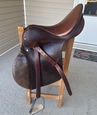 Johs Stubben Siegfried Krefeld Germany Saddle  17.5” Seat 31cm Tree w/ Stirrups