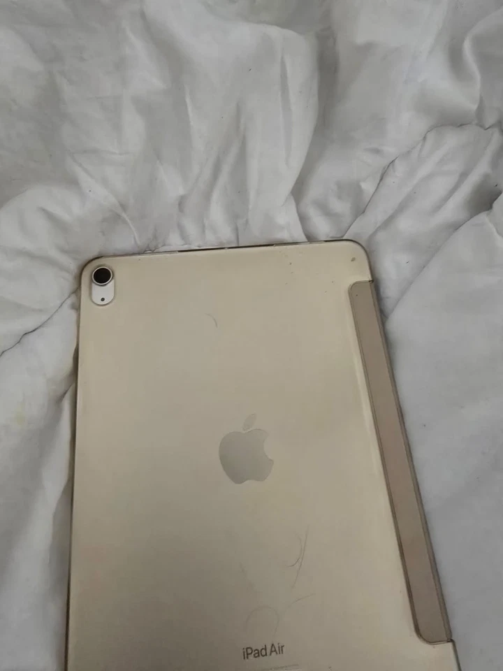 Apple iPad Air 2022 Wi-Fi 64 GB polarstern guter Zustand nur Abholung ** - Bild 2 von 3