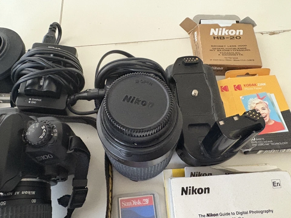 尼康 D100 相机套装相机 + 3 镜头 + 充电器 + SD 卡 + 手册 + 分类 — 第 2/4 张图片