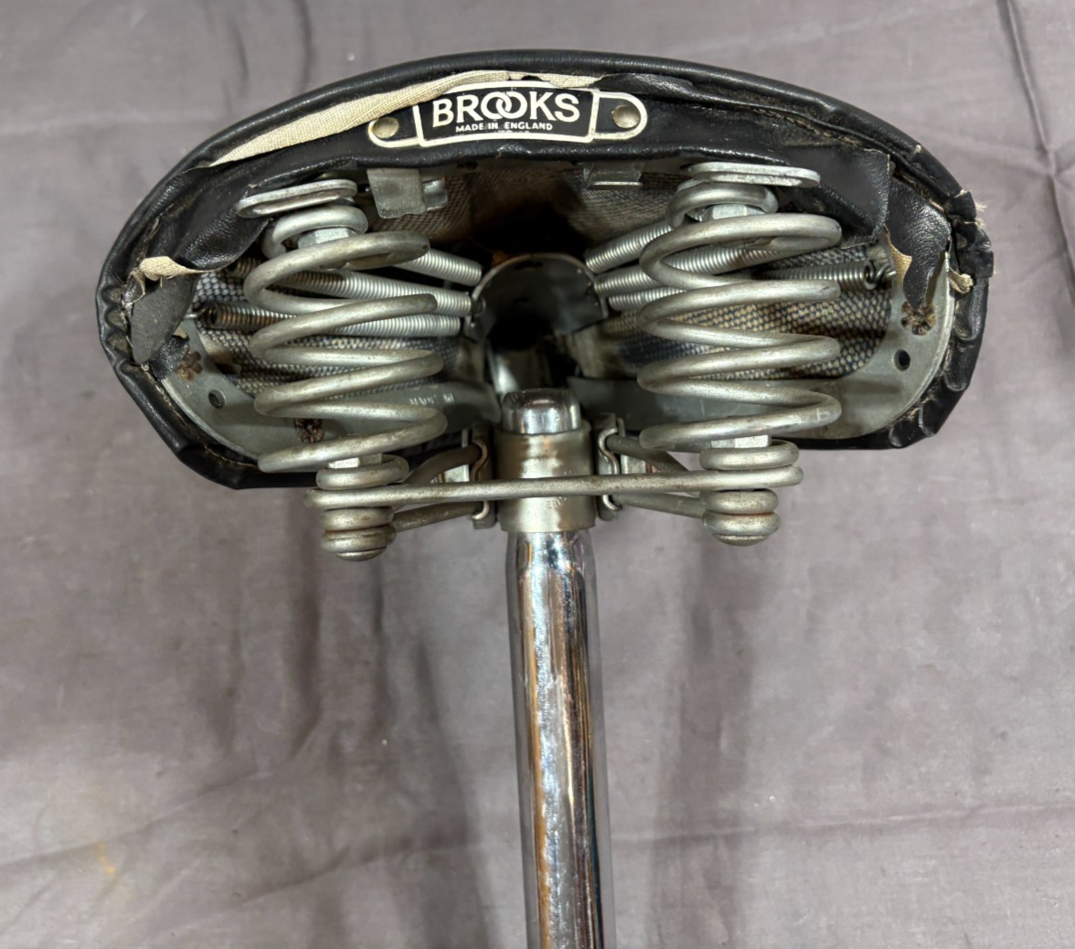 Vintage Brooks England Black Spring Padded Comfort Saddle 25.4x350mm ...