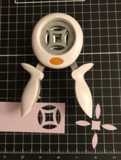 Fiskars Large Easy Squeeze Large GEOMETRIC Circle Flower Punch
