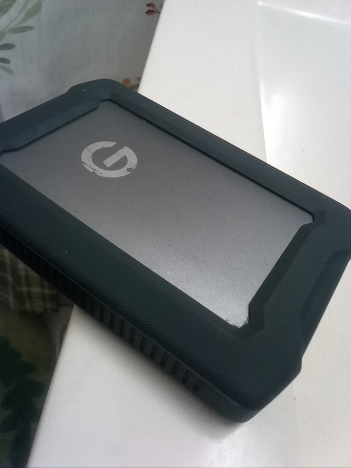 Disco rígido portátil SanDisk Professional G-DRIVE ArmorATD, 2TB - Imagem 3 de 4