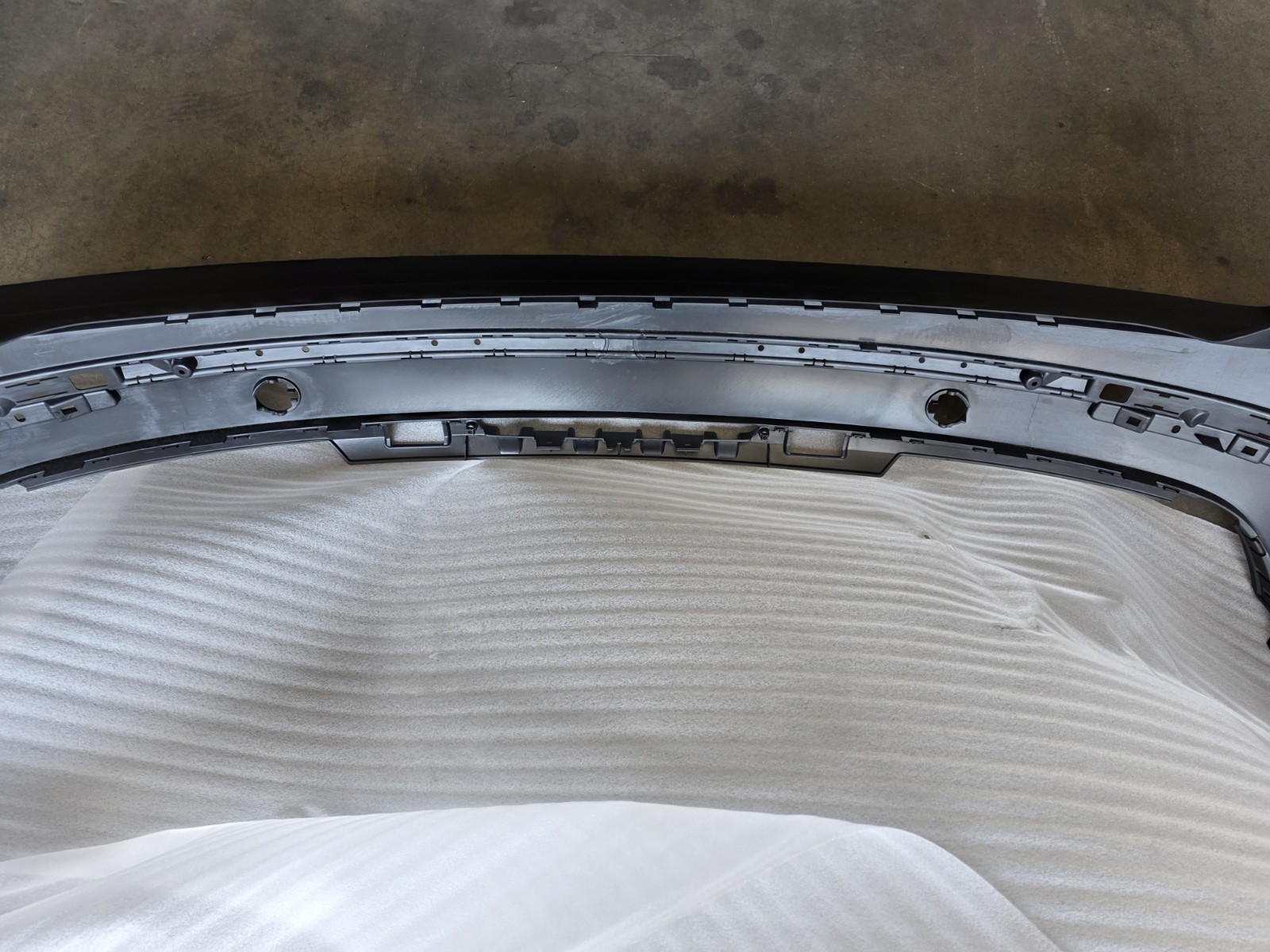 BENTLEY BENTAYGA REAR BUMPER OEM 36A807511 NEW